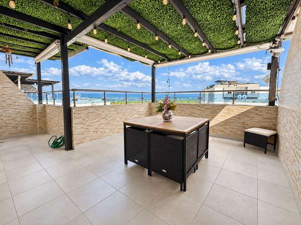 Equipped penthouse for sale in Santiago, Av. Hispanoamericana, with terrace and pergola