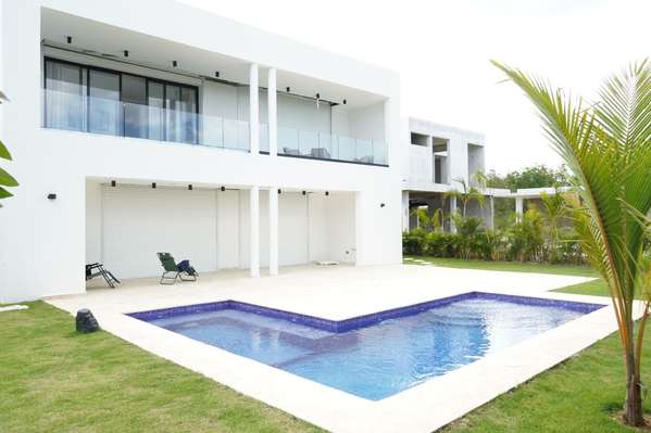 Sell villa on new Roman beach