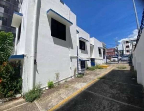 COMMERCIAL LOCATION / OFFICE FOR RENT IN GAZCUE