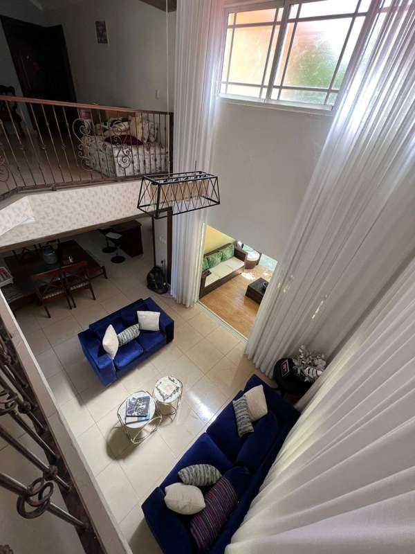 HOUSE OF TWO LEVELS IN BEAUTIFUL COST III