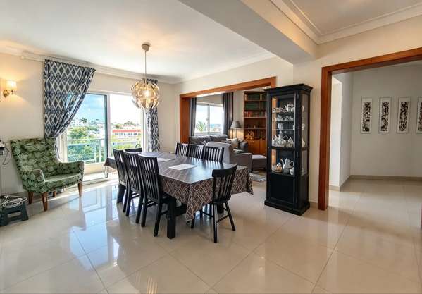 Apartment for sale with private terrace and 3 rooms in West Hills