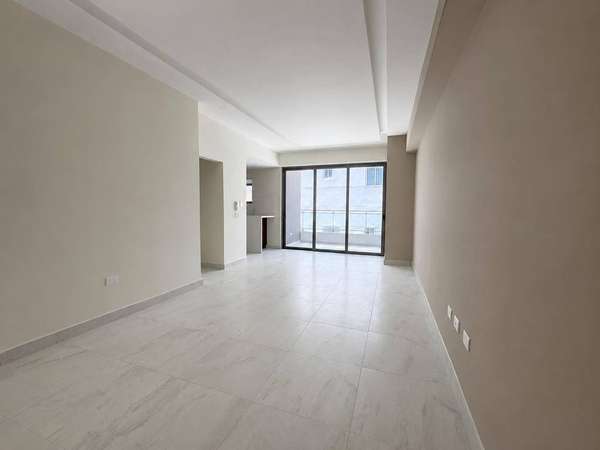 2 PEOPLE, 124; 13 FLOOR, 124; THE WAITING ROOM, 124; SWIMMING POOL