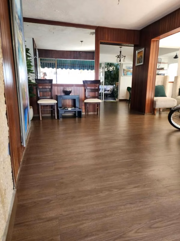 Casa en venta en residencial cerrado – Av. Independencia, km 10.5 (Honduras del Norte)