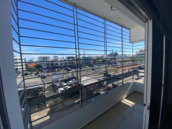 Apartamento en Venta en el sector Evaristo Morales , 3 Habitaciones, 2 Parqueos , 124.5 Mt2, próximo a la 27 de febrero 