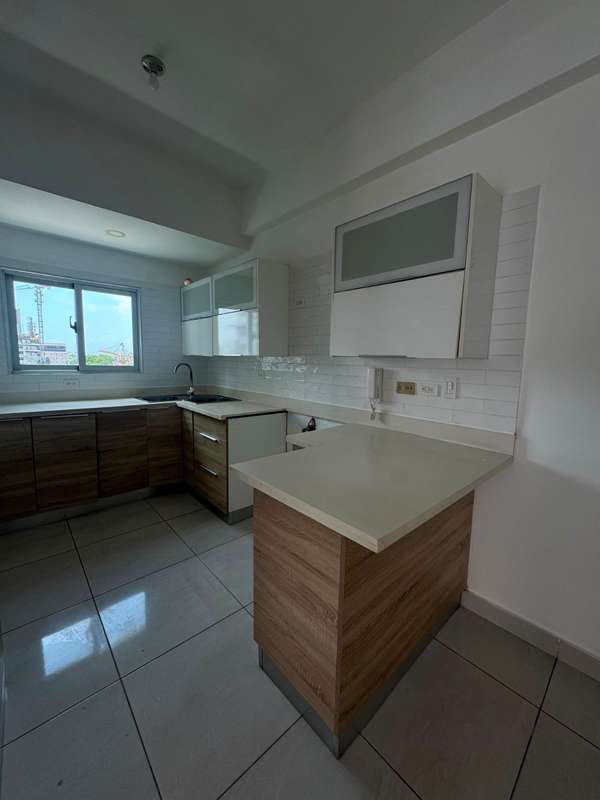 Hermoso apartamento en Piantini, 3 habitaciones, Estudio, Picuzzi, Gym