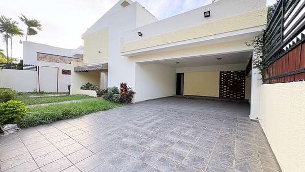 Alquiler Casa 4 habitaciones en Los Cacicazgos. Solo para Vivienda. No Comercio. US$3,500