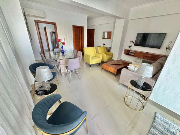 Apartamento Amueblado de 2 Habitaciones con Terraza en Bella Vista Sur |