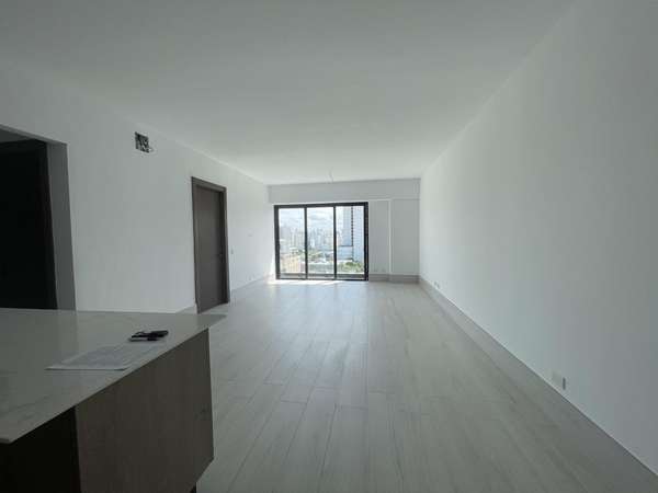 Apartamento moderno en venta y alquiler en M STUDIO | 1 Hab, Piso 11, Vista Urbana, Torre con Piscina y Gimnasio