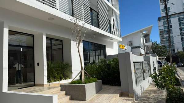 Apartamento en Alquiler piso alto en Bella Vista nuevo