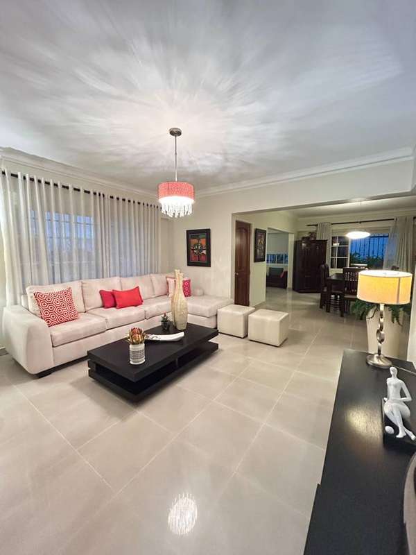 Elegante apartamento en venta en Evaristo Morales