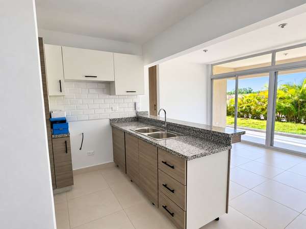 RESIDENCIAL CRISFER PUNTA CANA ·  APARTAMENTO EN ALQUILER · PRIMER NIVEL CON PATIO