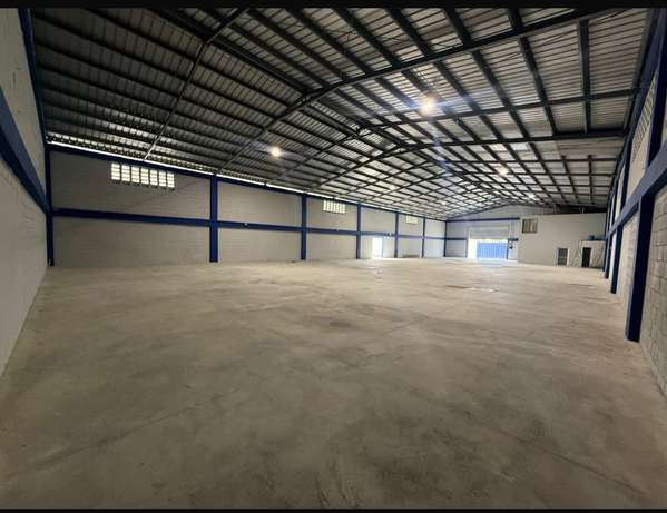 Nave Industrial en Alquiler en Las Américas