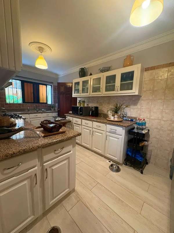 VENDO APARTAMENTO EN NACO UN PRIMER NIVEL