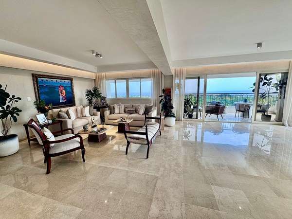 Apartamento amueblado en alquiler en la Av. Anacaona con vista al mar