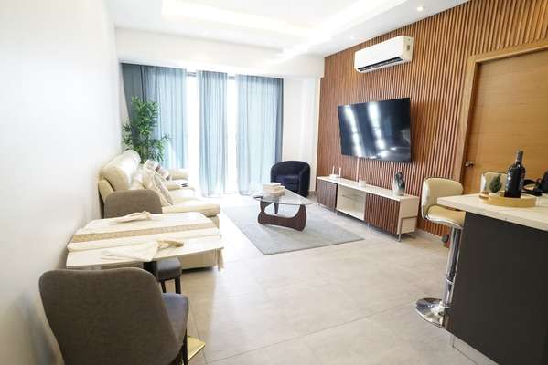 Lujoso Apto Amueblado en  piso 14 en FR-Residences XXI, Bella Vista, Santo domingo