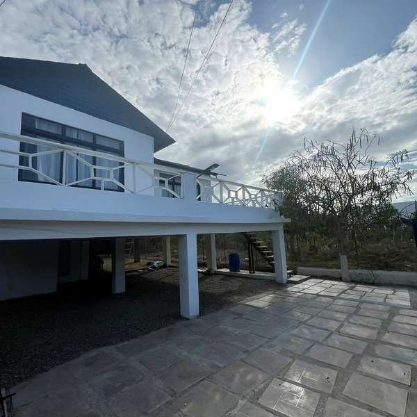 Villa amueblada en venta en Playa Buen Hombre, Montecristi