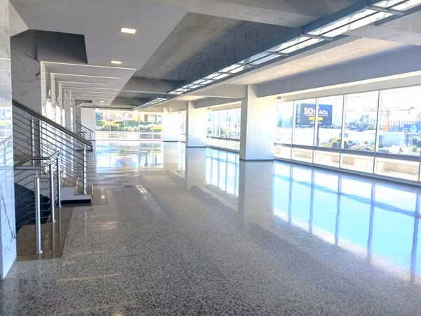 Edificio en Alquiler en zona 10 - Por estrenar !!