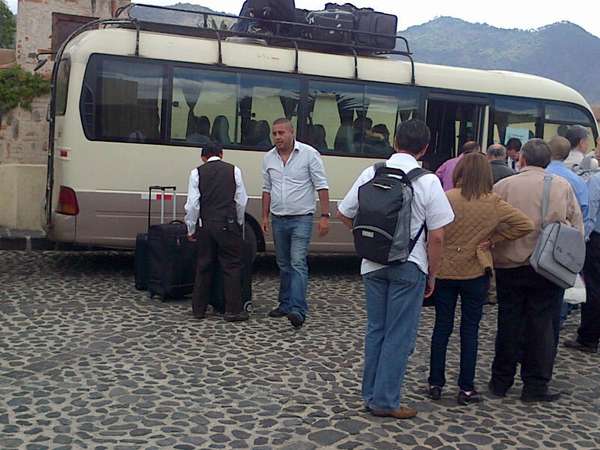 Necesitas Transporte Privado Para ese Viaje de la Empresa ?.
