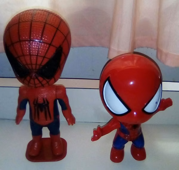 Bocina portátil+Figura Hombre Araña