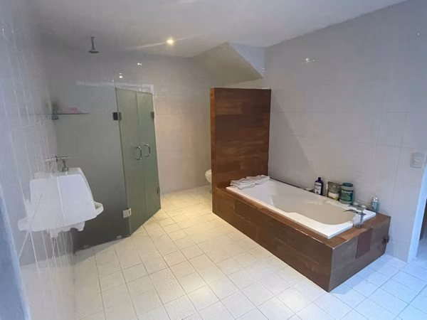 Vendo casa en Los Manantiales km 18.5 Carretera a San José Pinula