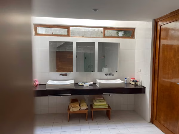 Vendo casa en Los Manantiales km 18.5 Carretera a San José Pinula