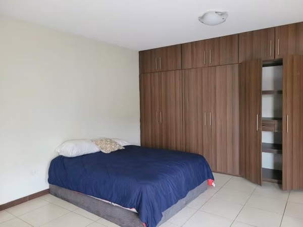 CASA EN VENTA EN HACIENDA REAL ZONA 16