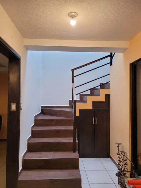 CASA EN VENTA EN HACIENDA REAL ZONA 16