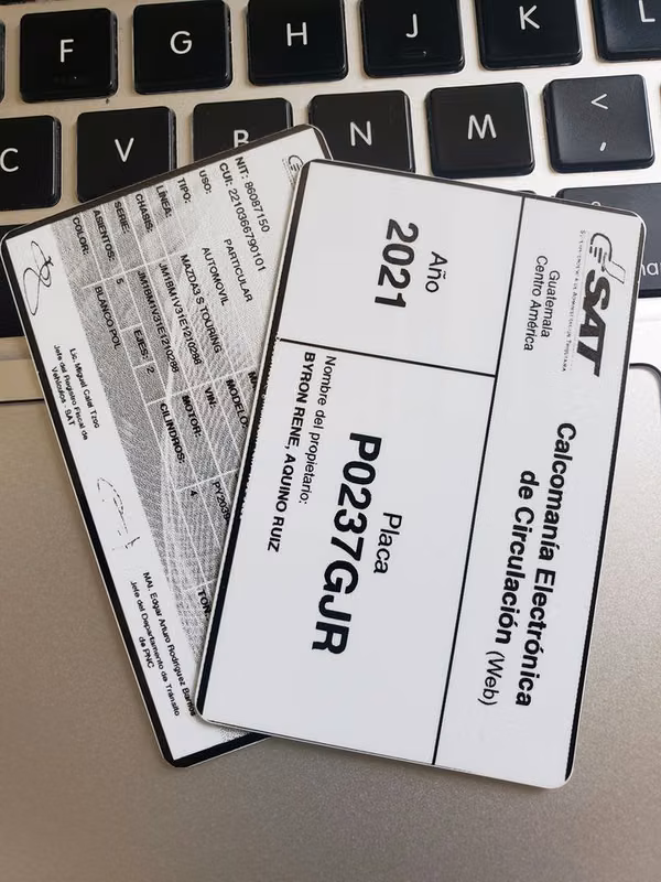 Impresion de Calcomania y tarjeta de Circulación en PVC Q15 C/U