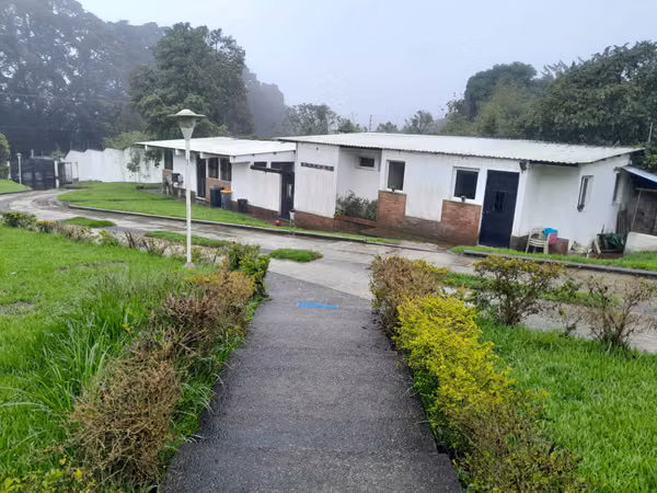 Casa en Venta o Renta-Carretera a Santa Elena Barillas