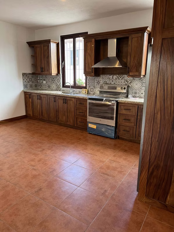 Villa in Los Franciscanos, excellent location and view of the volcanoes.