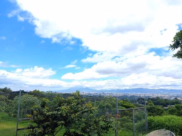 Terreno en Venta cerca de Calzada La Paz, en Zona 17
