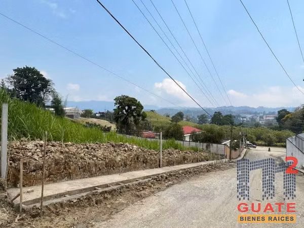 Alquilo Terreno en Coban