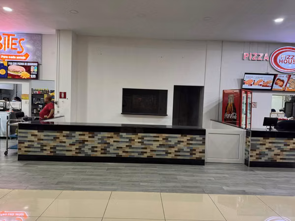 Renta de Local en Food Court sobre Calzada Roosevelt