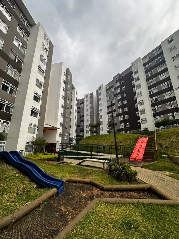 Vendo Apartamento en Col. Guajitos zona 21 Aptos. Atzul