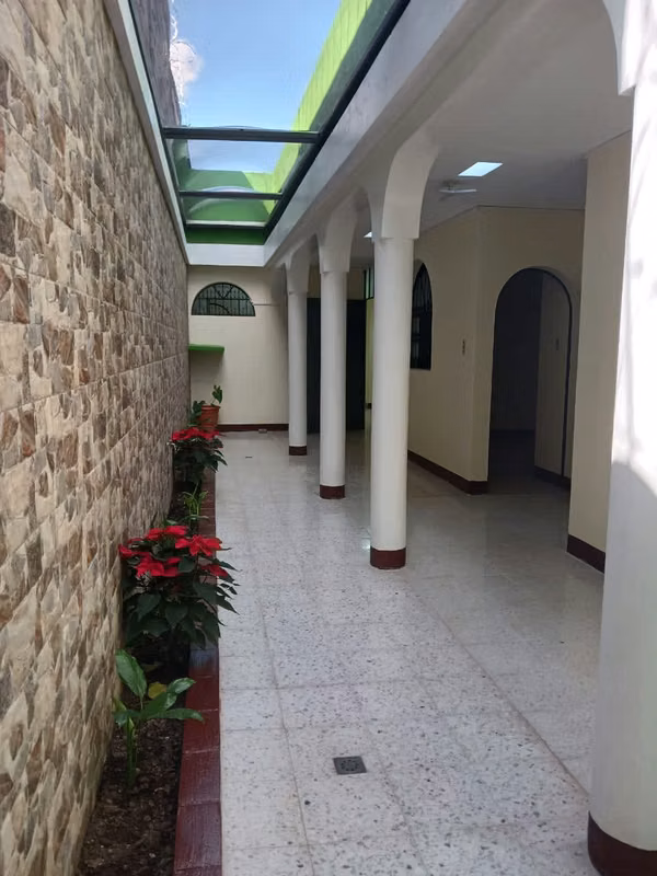 Casa  Alquiler Uso Suelo Comercial en zona 1 de Ciudad