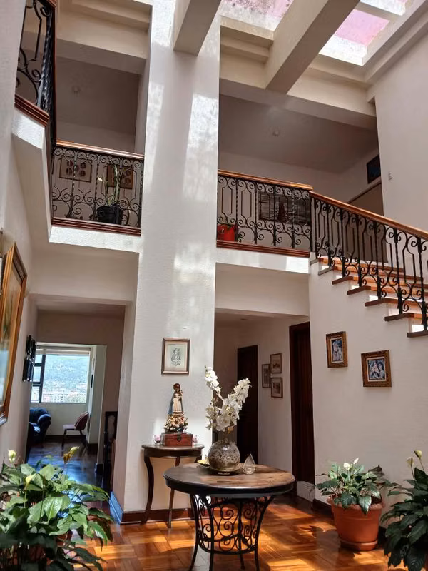 Vendo Penthouse 2 Niveles, Zona 14