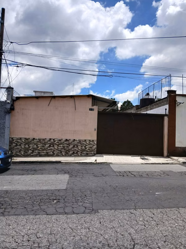 Venta de Casa en área comercial de la zona 13 Pamplona
