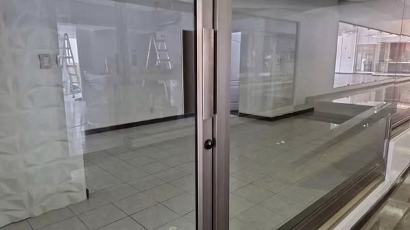 Alquiler de Local Comercial en Edificio Torino Zona 10