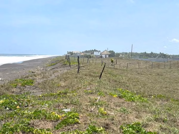 Terreno en Venta Frente al Mar en Sipacate, Escuintla