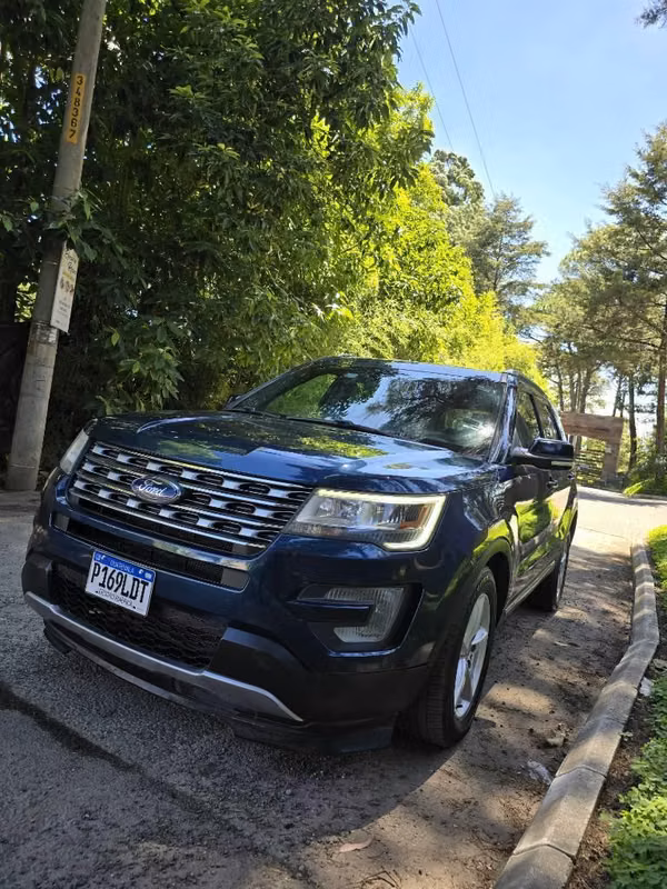 FORD EXPLORER XLT 2017 4X4