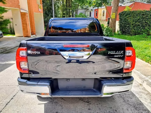 2022 TOYOTA HILUX MECÁNICO 4X4 2.8L TURBO DIÉSEL RECORD AGENCIA