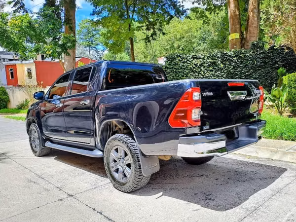 2022 TOYOTA HILUX MECÁNICO 4X4 2.8L TURBO DIÉSEL RECORD AGENCIA