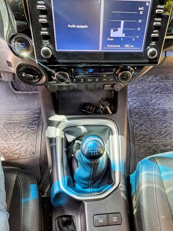 2022 TOYOTA HILUX MECÁNICO 4X4 2.8L TURBO DIÉSEL RECORD AGENCIA