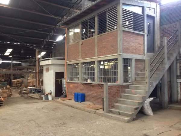 VENDO or Rental Bodega Excellent location