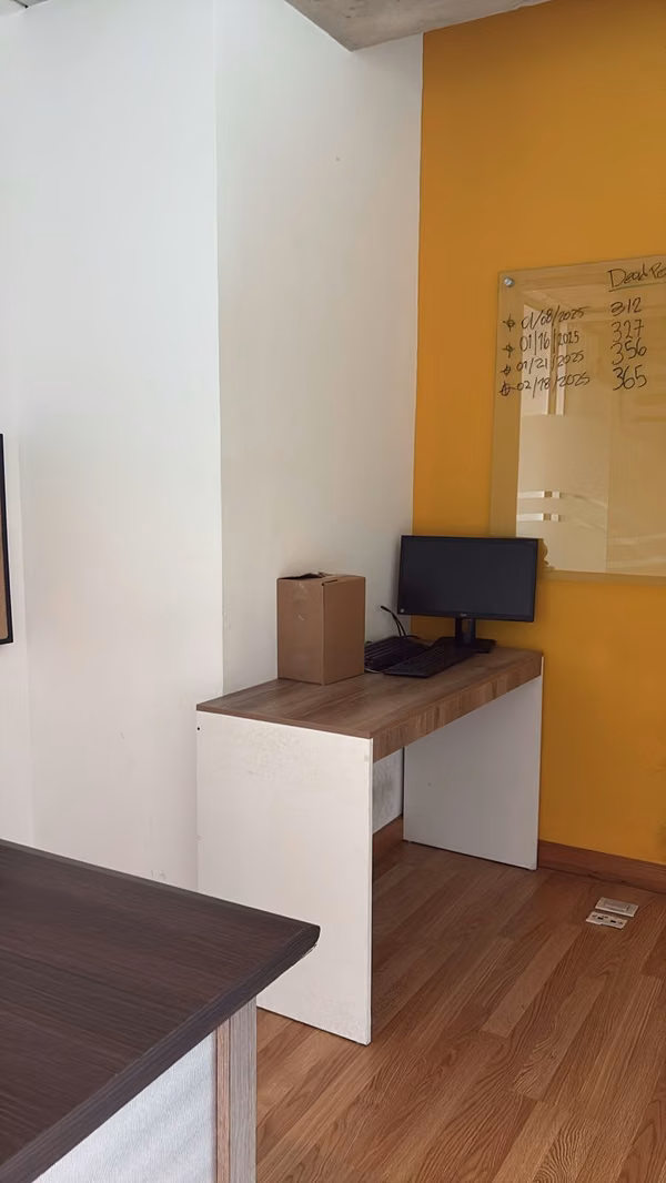 AMPLIA OFICINA AMUEBLADA EN RENTA ZONA 10, CODIGO 0_ORD4