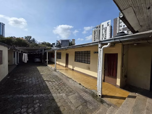 Z.10 VENDO TERRENO 1623.52v² EN ZONA VIVA USD2,300,000