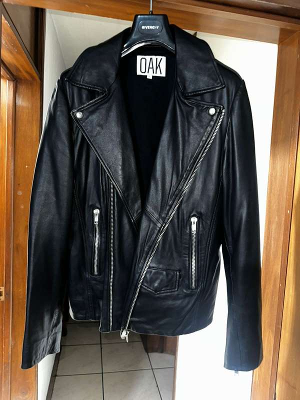 Chumpa de Cuero Napa Rebel color: Negro, marca: OAK – Original