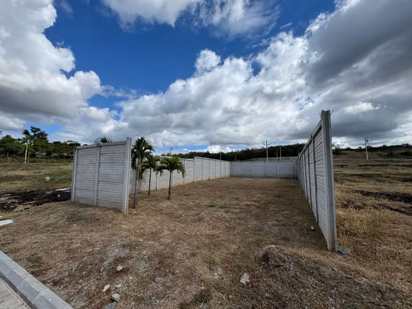 Se vende LOTE en proyecto urbanizado La Ceiba – Sanarate.