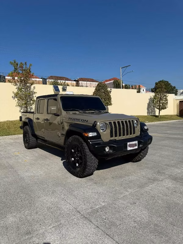 JEEP GLADIADOR 4x4 PALANCA AL PISO, MECÁNICO MODELO 2020