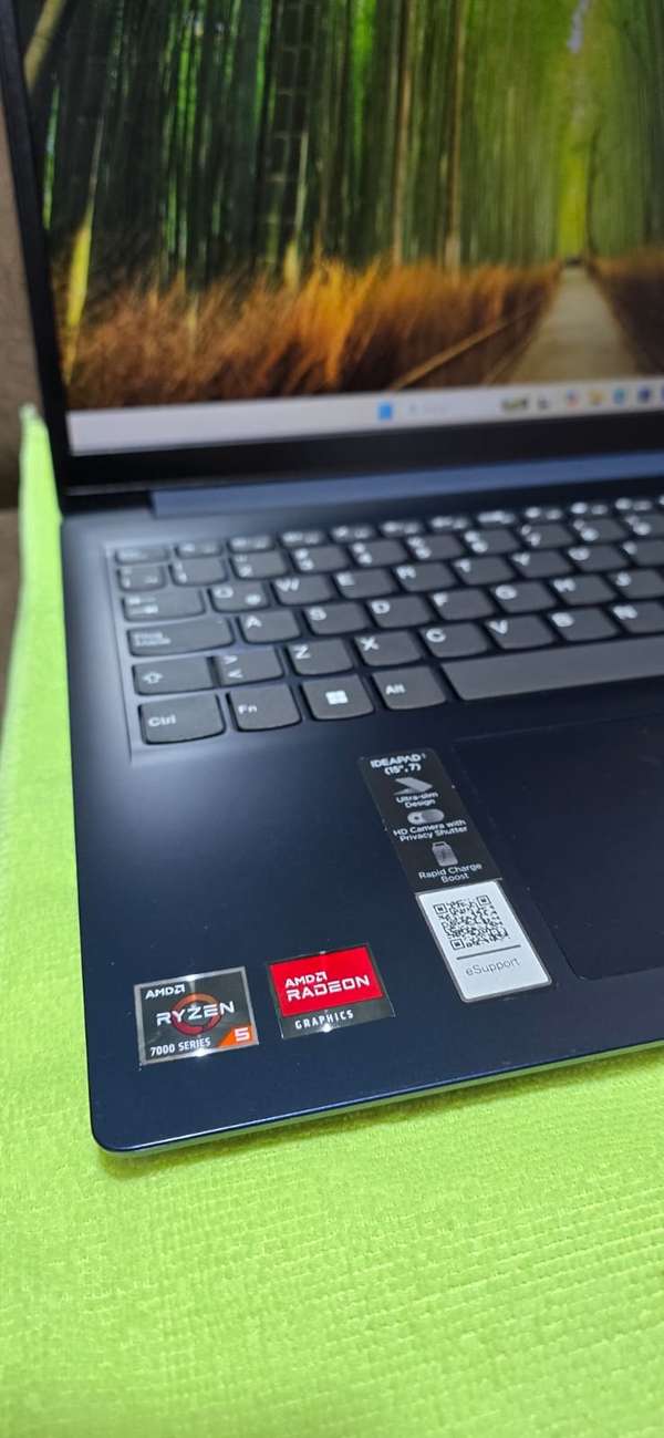Laptop Lenovo 82VG00FWGJ